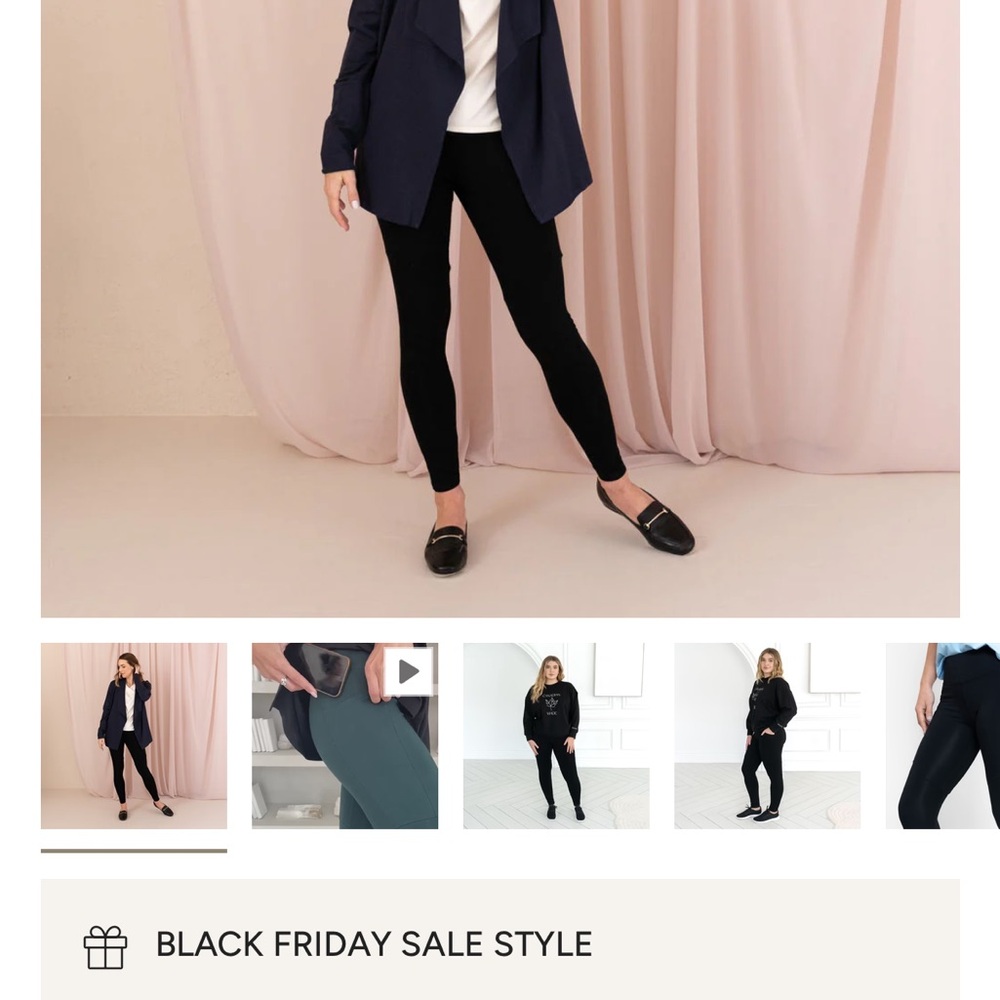 Encircled “Dressy Leggings” in navy blue with pockets by. Size small. NWT.